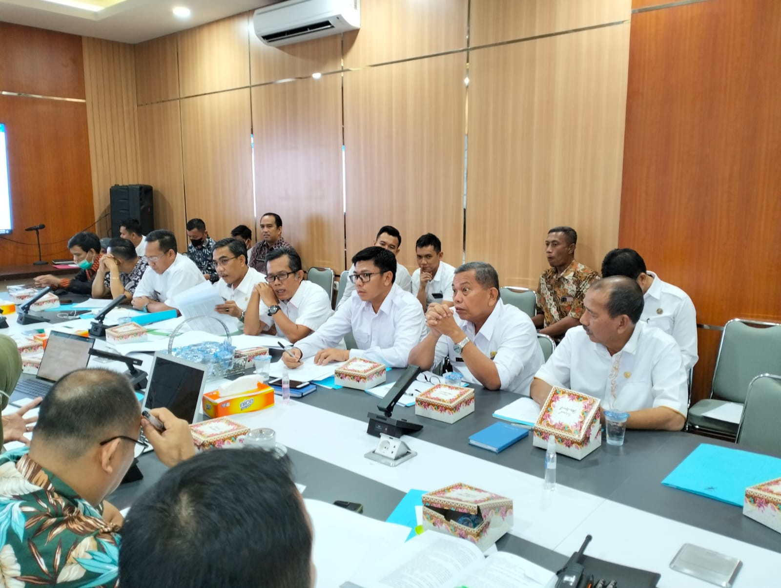 Rapat Evaluasi Rancangan Peraturan Daerah tentang perubahan APBD 2022 KabuapteN Musi Rawas Utara oleh tim Evaluator Provinsi Sumatera Selatan